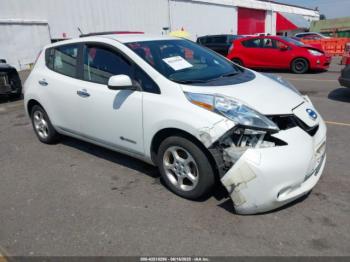  Salvage Nissan LEAF