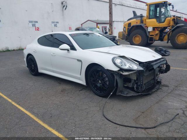  Salvage Porsche Panamera