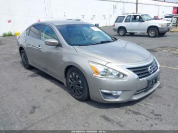  Salvage Nissan Altima