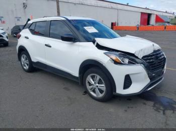 Salvage Nissan Kicks