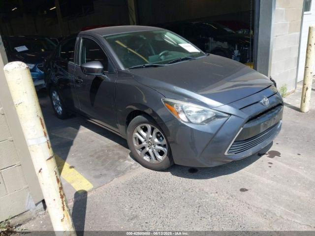  Salvage Toyota Yaris