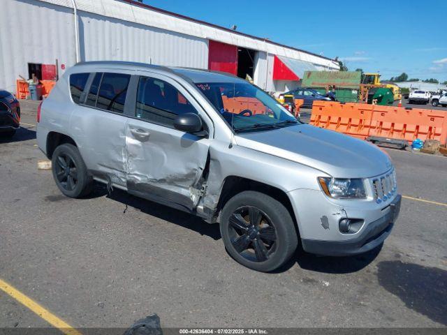  Salvage Jeep Compass