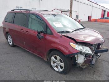  Salvage Toyota Sienna