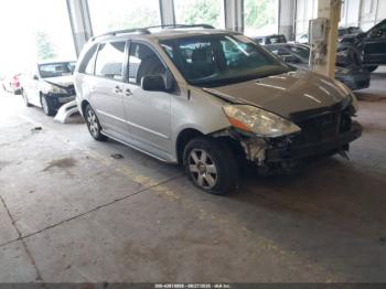  Salvage Toyota Sienna