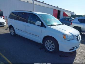  Salvage Chrysler Town & Country