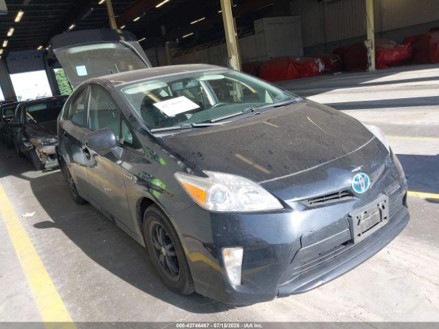  Salvage Toyota Prius