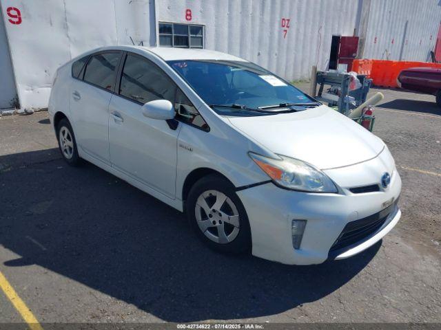  Salvage Toyota Prius