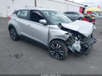  Salvage Nissan Kicks