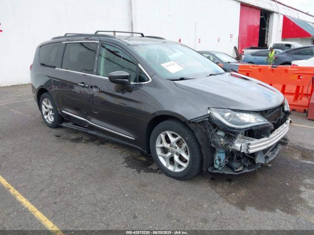  Salvage Chrysler Pacifica