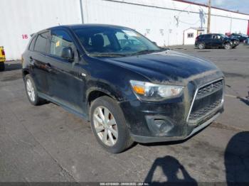  Salvage Mitsubishi Outlander