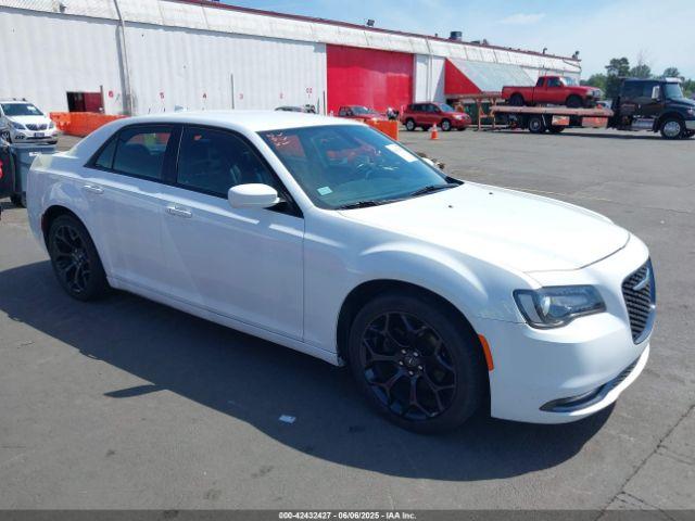  Salvage Chrysler 300