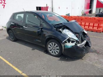  Salvage Nissan LEAF