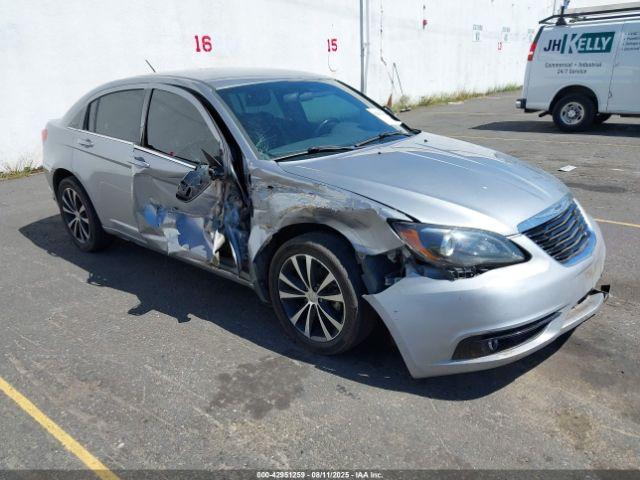  Salvage Chrysler 200