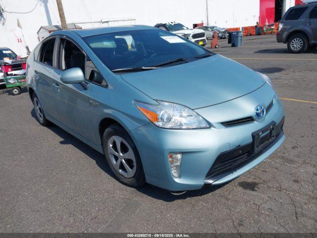  Salvage Toyota Prius