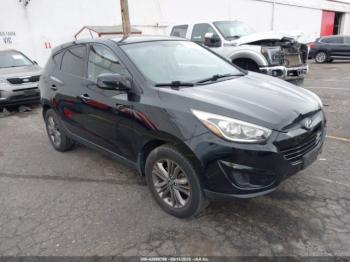  Salvage Hyundai TUCSON