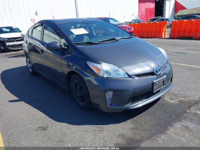 Salvage Toyota Prius