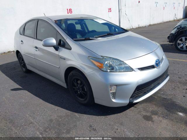  Salvage Toyota Prius