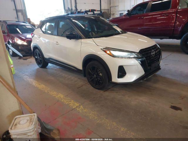  Salvage Nissan Kicks