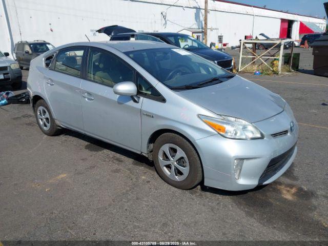  Salvage Toyota Prius