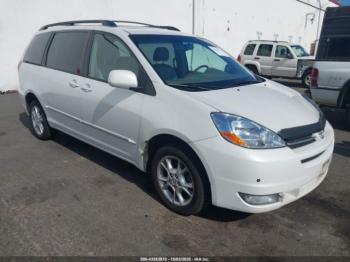  Salvage Toyota Sienna