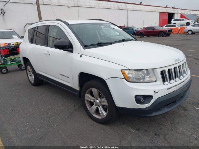  Salvage Jeep Compass