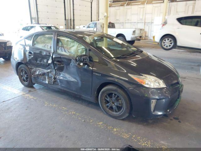  Salvage Toyota Prius