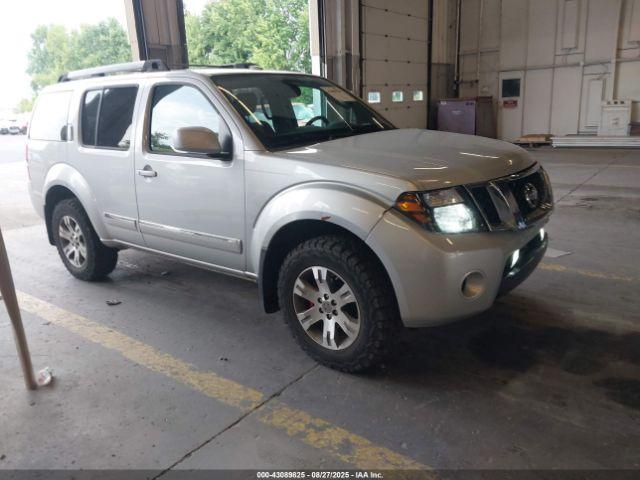  Salvage Nissan Pathfinder