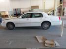 Lincoln Towncar Signature Limited Image 12