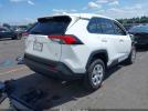 Toyota RAV4 Le Image 3