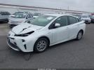 Toyota Prius L Image 3