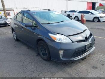  Salvage Toyota Prius