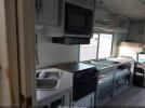 Ford Econoline E450 Super Duty Cutwy  Rv Image 11