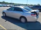 Toyota Camry Le Image 3