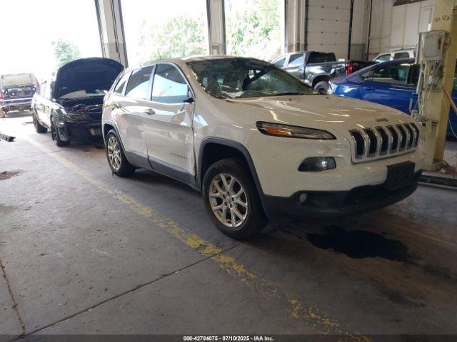  Salvage Jeep Cherokee