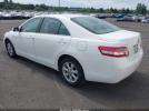 Toyota Camry Le Image 3