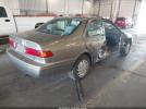 Toyota Camry Le Image 9
