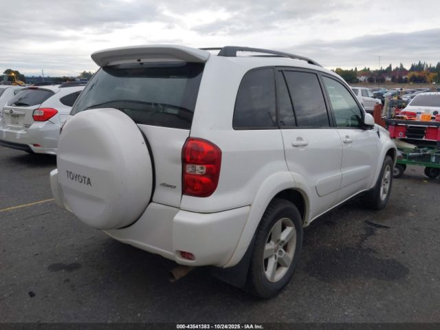 Toyota RAV4 Image 10