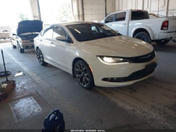  Salvage Chrysler 200