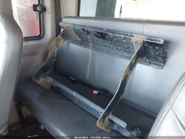 International 4000 4300 Image 11