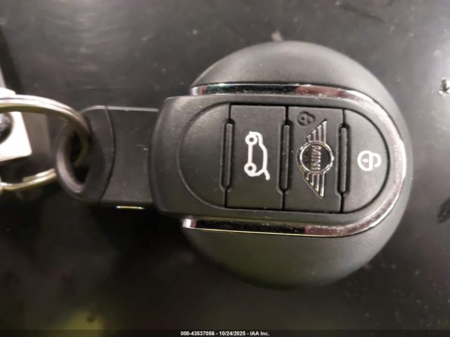 MINI Convertible Cooper S Image 5