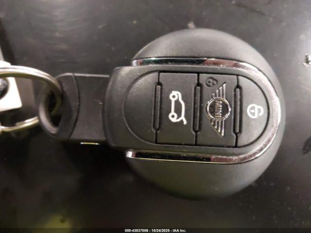 MINI Convertible Cooper S Image 5