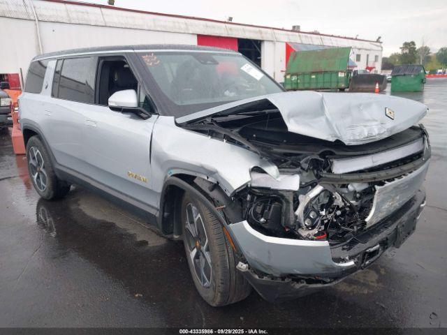  Salvage Rivian R1s