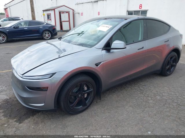 Tesla Model Y Image 10