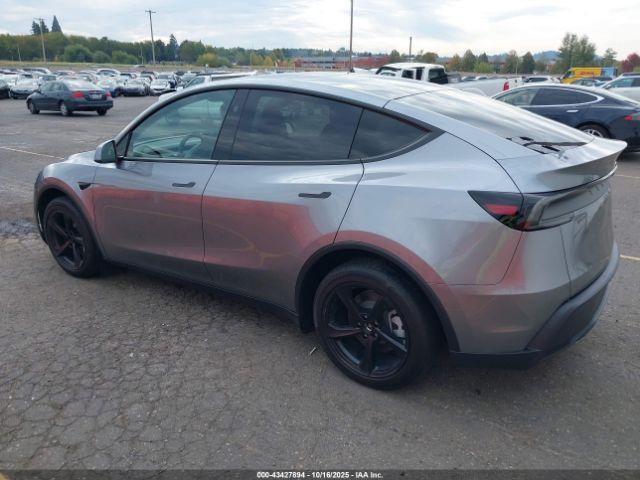Tesla Model Y Image 8