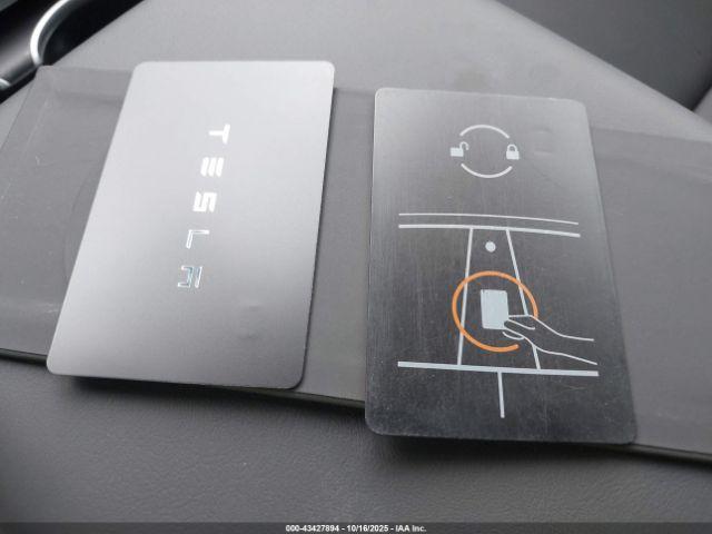 Tesla Model Y Image 11