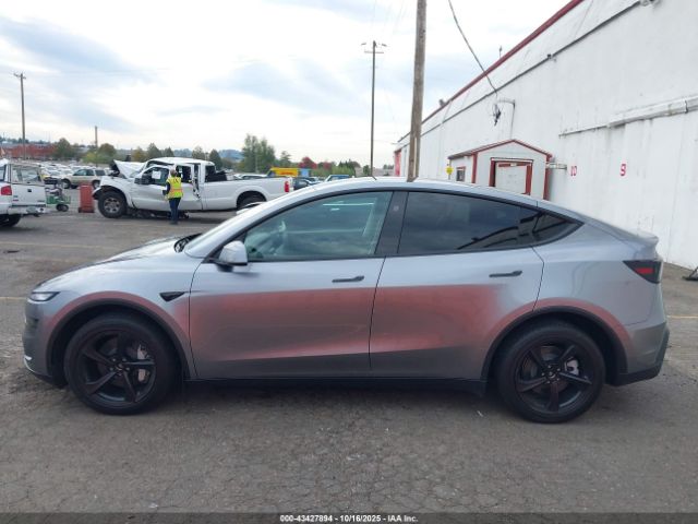 Tesla Model Y Image 20