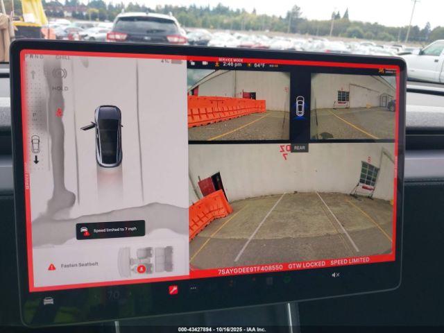 Tesla Model Y Image 17