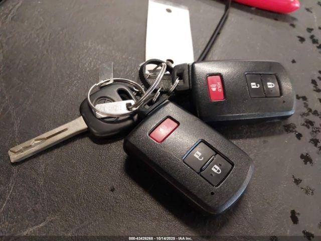 Toyota Tacoma Trd Off-road Image 3