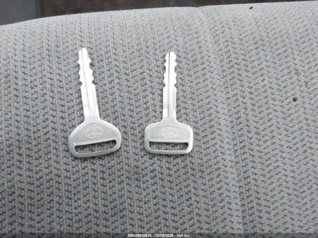 Toyota Corolla Ce Image 7