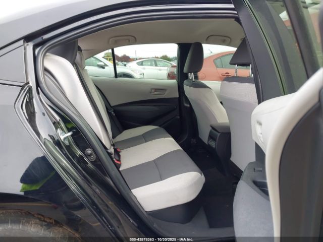 Toyota Corolla Hybrid Le Image 12